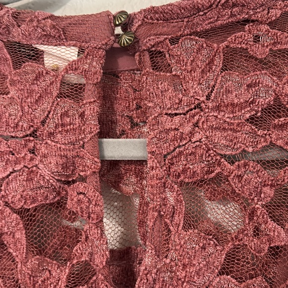 Anthropologie Pink Mauve Lace Top feminine - Picture 6 of 7